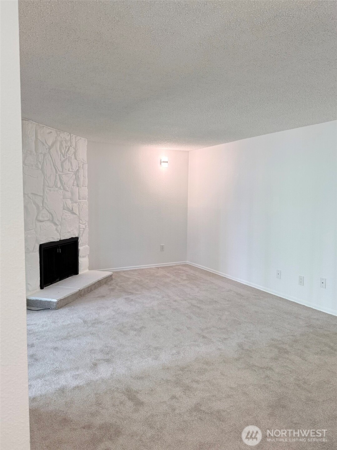 17527 149th Avenue Southeast, Unit B2 Renton, WA 98058 - Photo 3 of 32