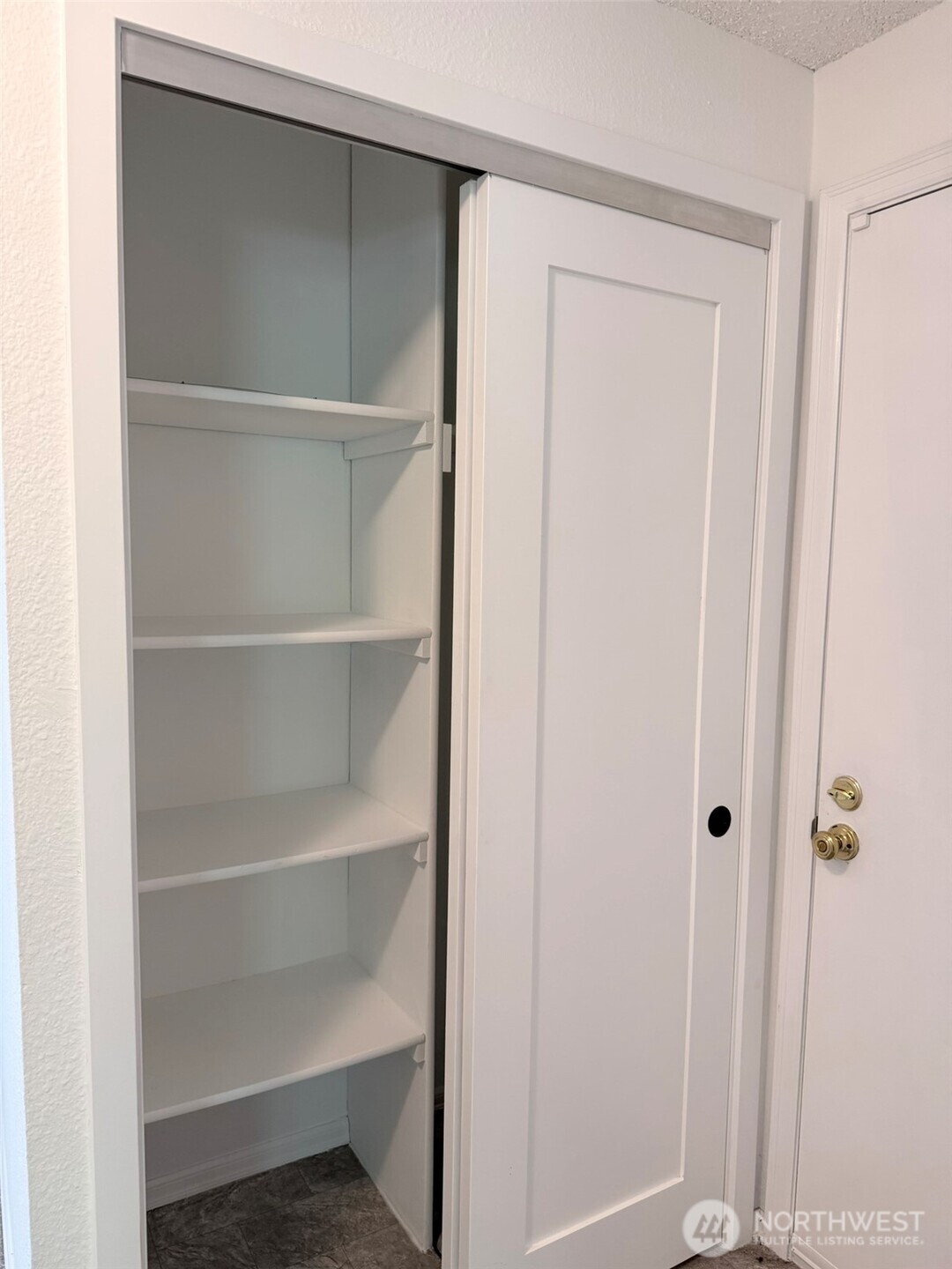 17527 149th Avenue Southeast, Unit B2 Renton, WA 98058 - Photo 5 of 32