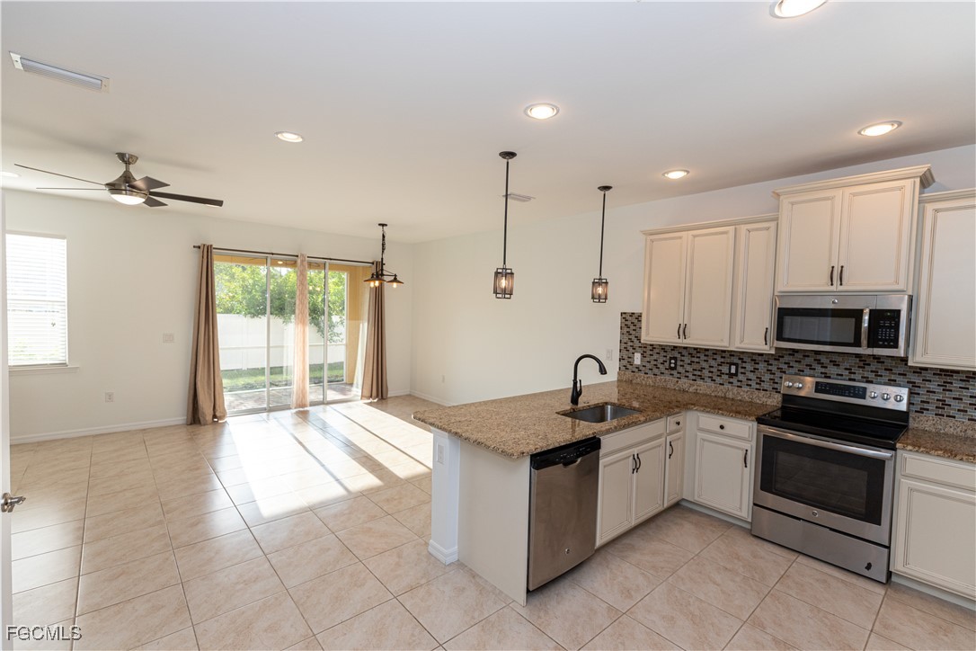 3770 Tilbor Circle Fort Myers, FL 33916 - Photo 3 of 19