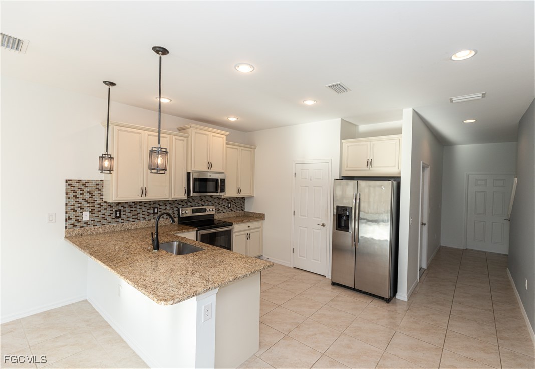 3770 Tilbor Circle Fort Myers, FL 33916 - Photo 4 of 19