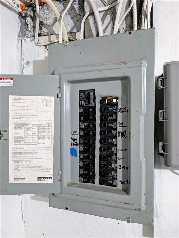 82 Harlem Avenue McKees Rocks, PA 15136 - Photo 22 of 27 a view of a entryway of the house