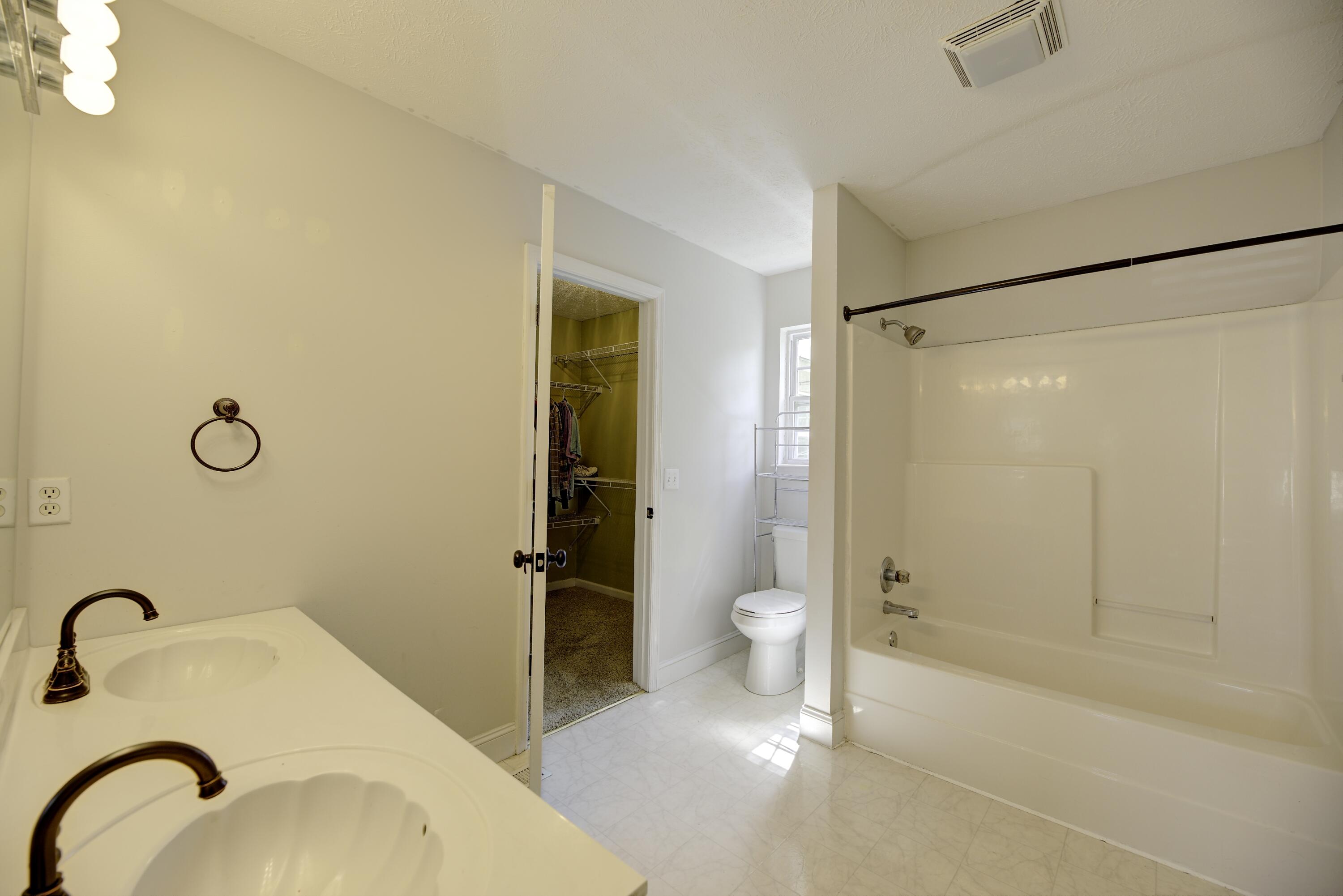 65 Bluff View Drive Ringgold, GA 30736 - Photo 11 of 16 031 Bath_1_1_2T0A9043