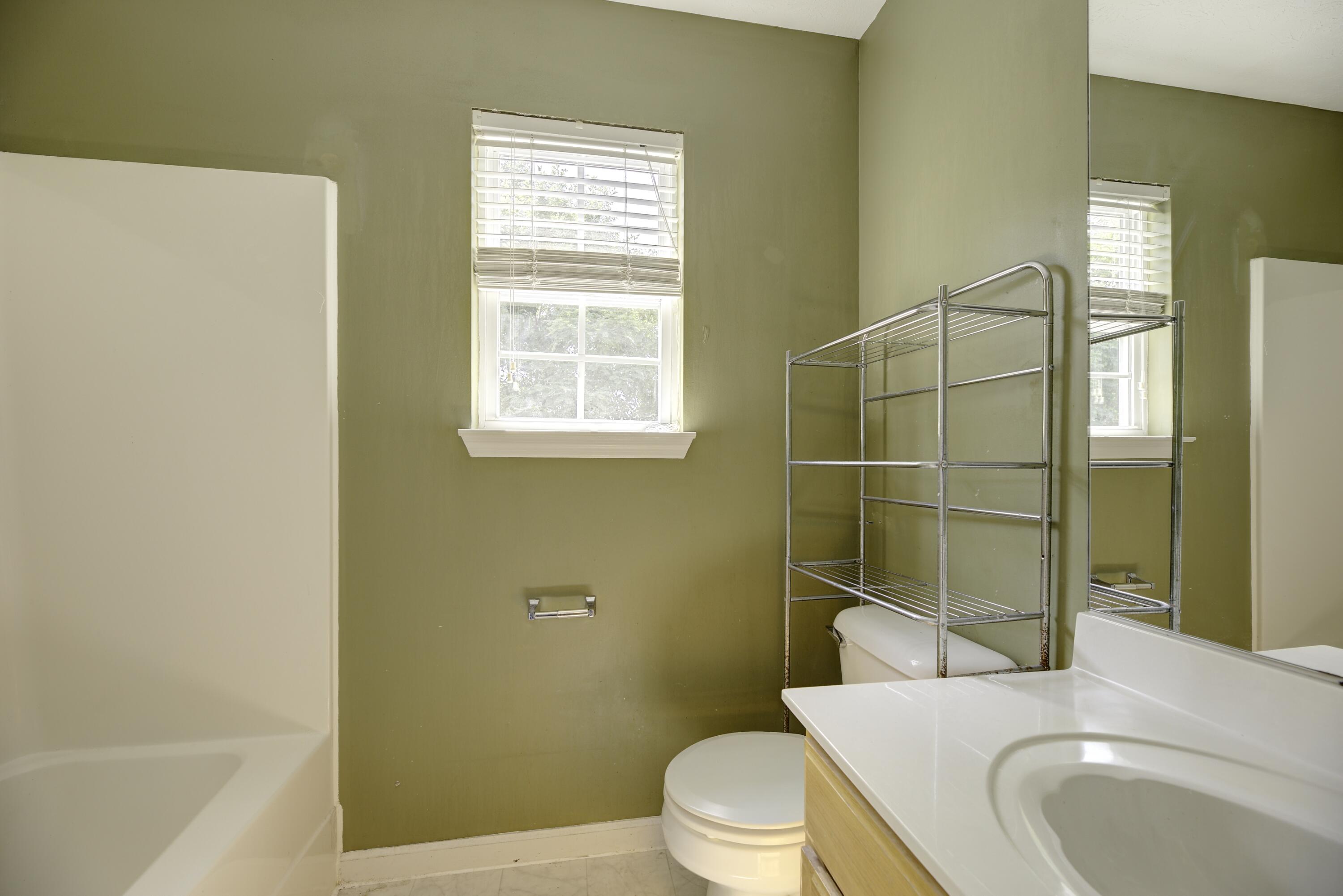 65 Bluff View Drive Ringgold, GA 30736 - Photo 13 of 16 070 Bathroom_2_1_2T0A9085