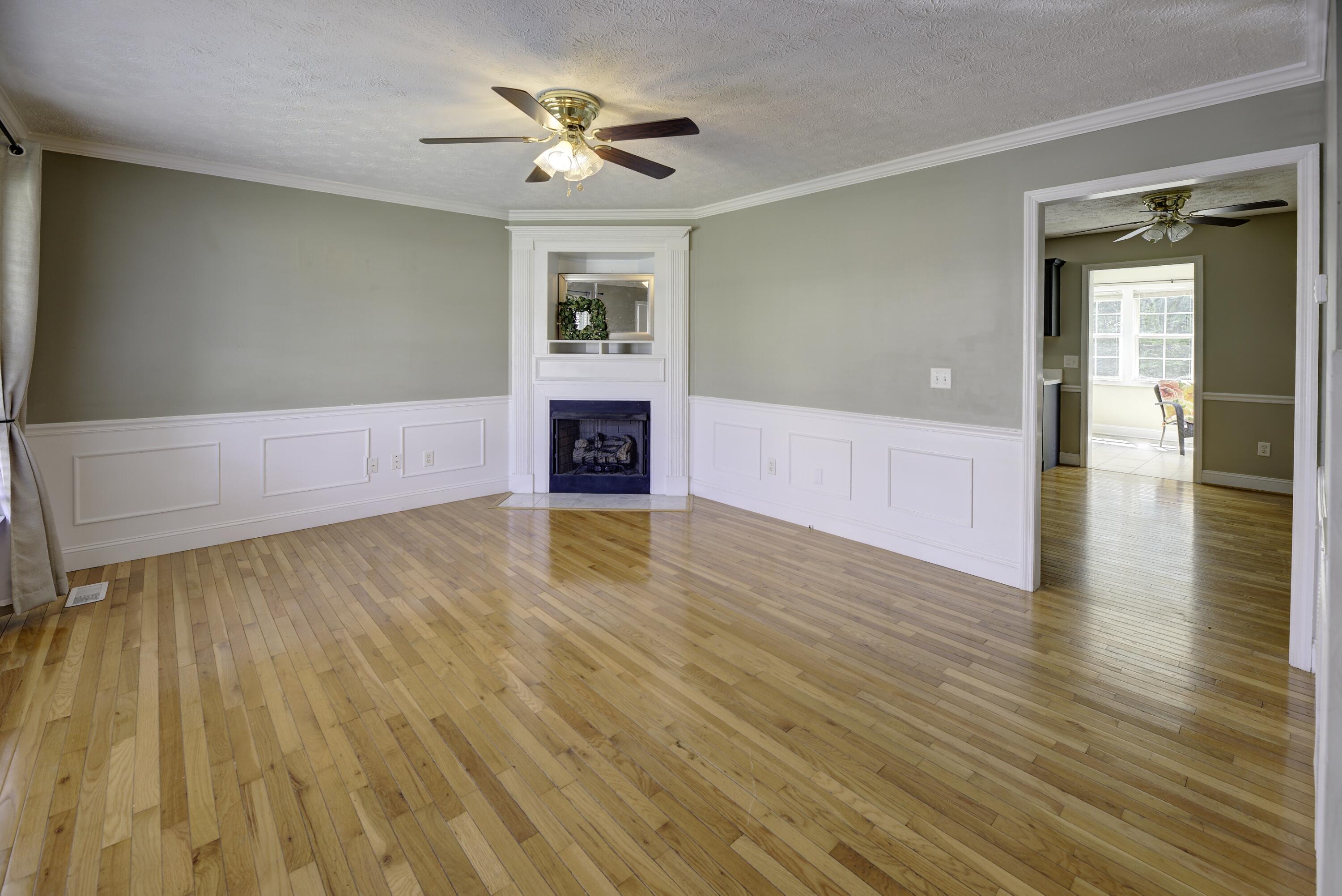 65 Bluff View Drive Ringgold, GA 30736 - Photo 4 of 16 Living room