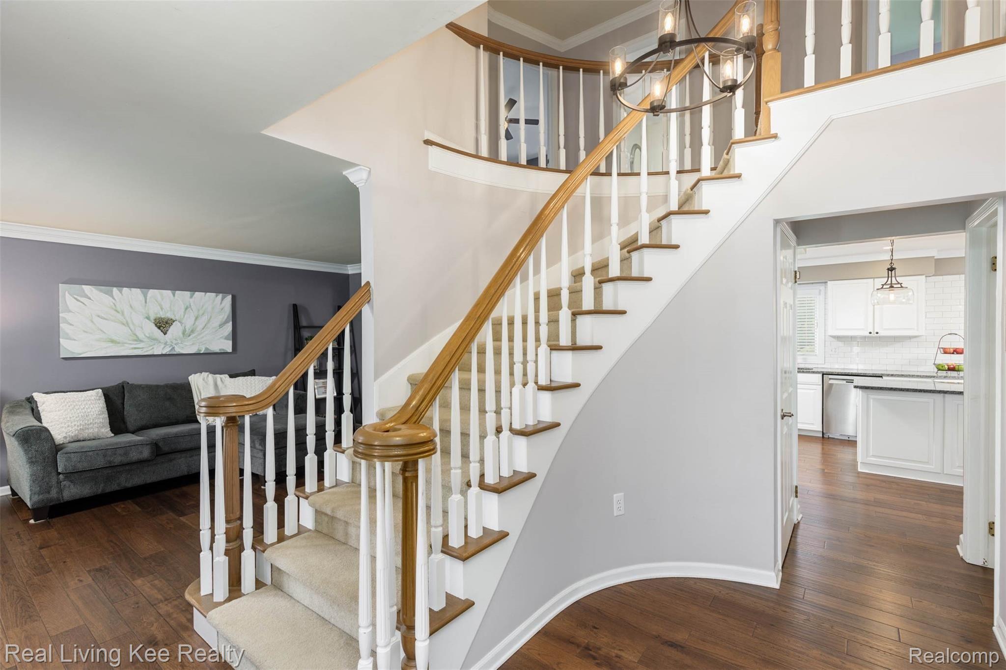 359 Silvervale Drive Rochester, MI 48309 - Photo 4 of 36 edits-1.jpg