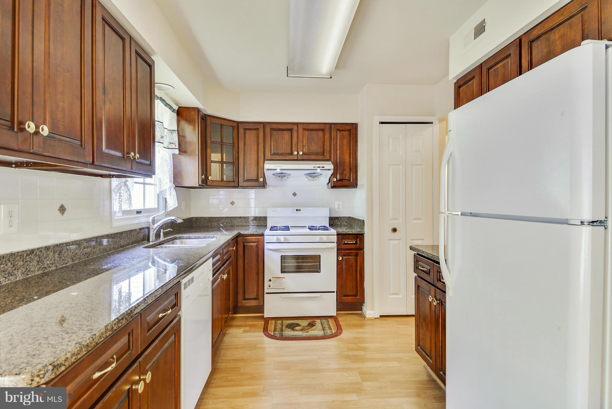 13909 Riding Loop Drive North Potomac, MD 20878 - Photo 11 of 30 Kitchen