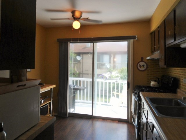 397 Springlake Lane, Unit D Aurora, IL 60504 - Photo 12 of 18