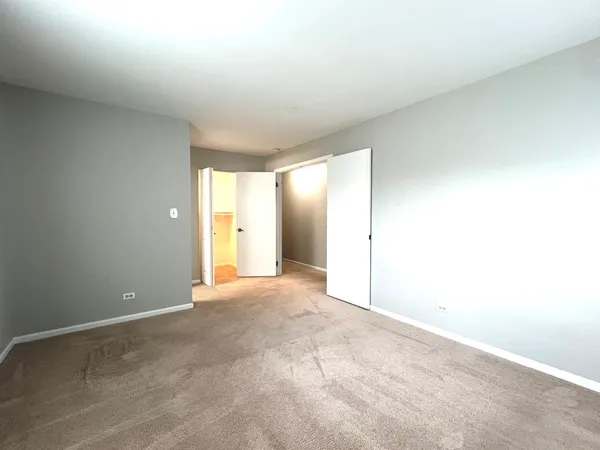 $3,000 | 1669 Cape Breton Court, Hoffman Estates, IL 60192