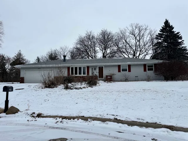 $409,900 | 209 Hilltop Circle, Brooklyn, WI 53521