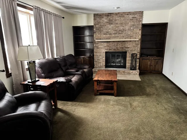 $409,900 | 209 Hilltop Circle, Brooklyn, WI 53521