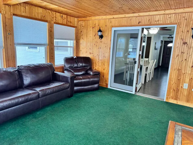 $409,900 | 209 Hilltop Circle, Brooklyn, WI 53521