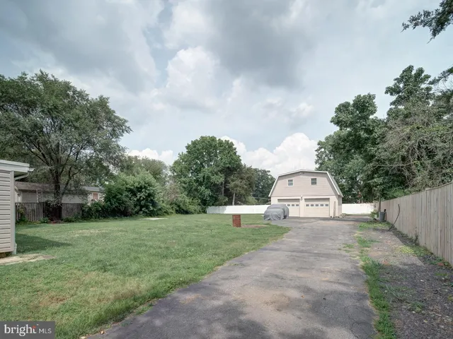 $3,300 | 6625 Harrison Lane, Alexandria, VA 22306