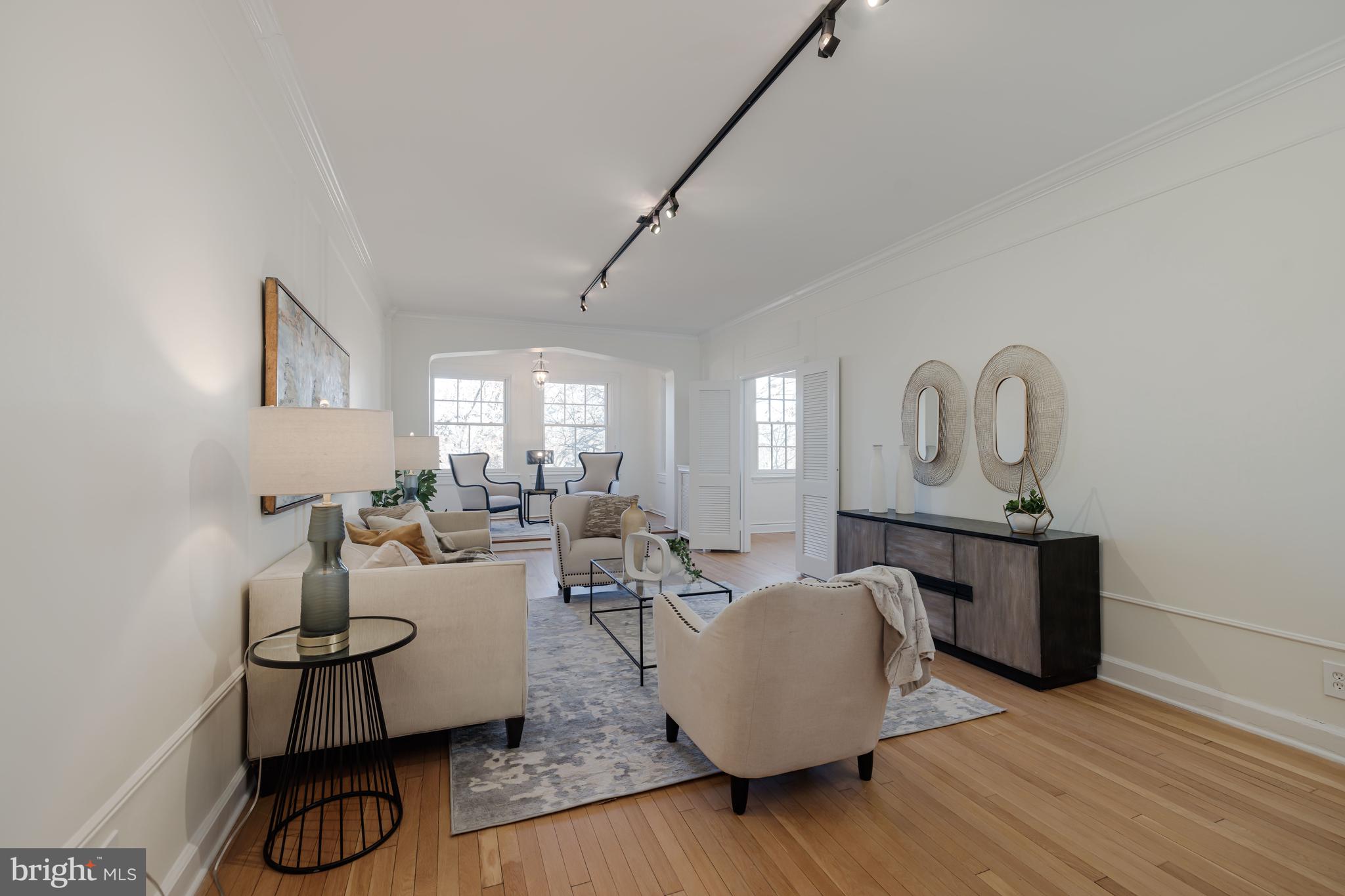 2737 Devonshire Place Northwest, Unit 307 Washington, DC 20008 - Photo 2 of 25 Living Room