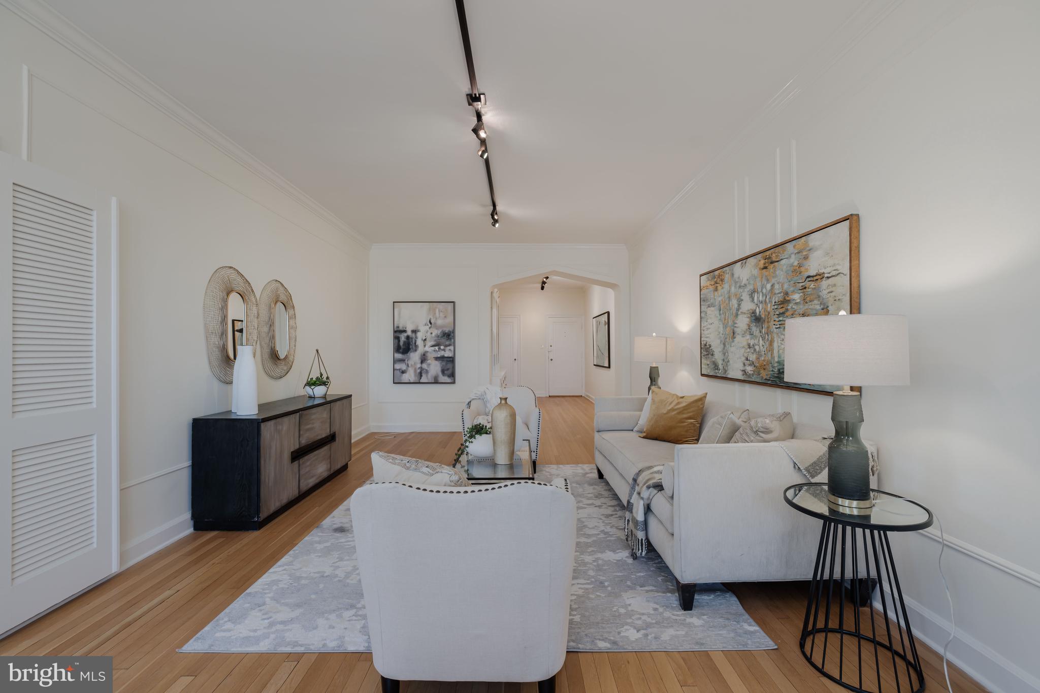 2737 Devonshire Place Northwest, Unit 307 Washington, DC 20008 - Photo 4 of 25 Living Room