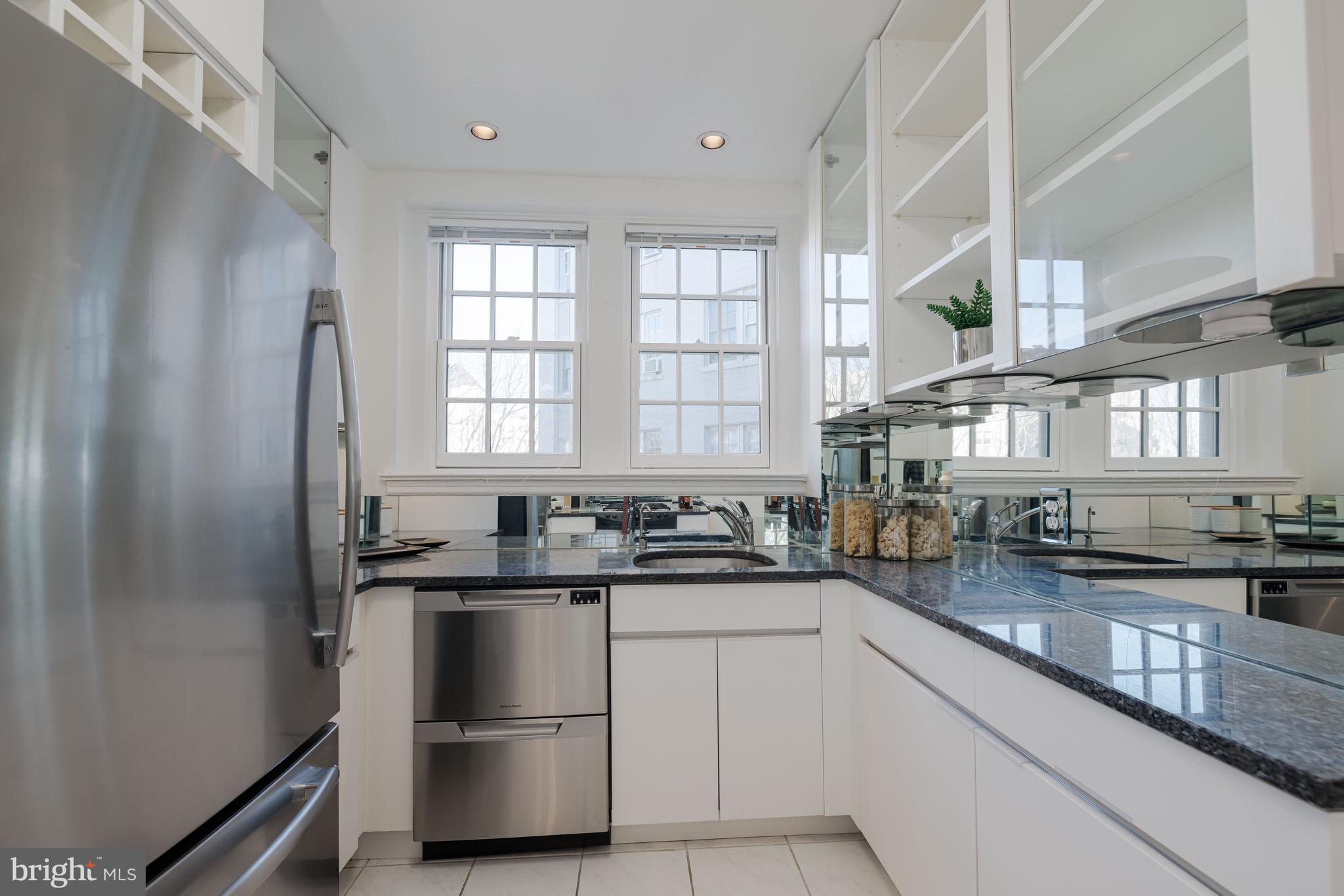 2737 Devonshire Place Northwest, Unit 307 Washington, DC 20008 - Photo 9 of 25 Kitchen