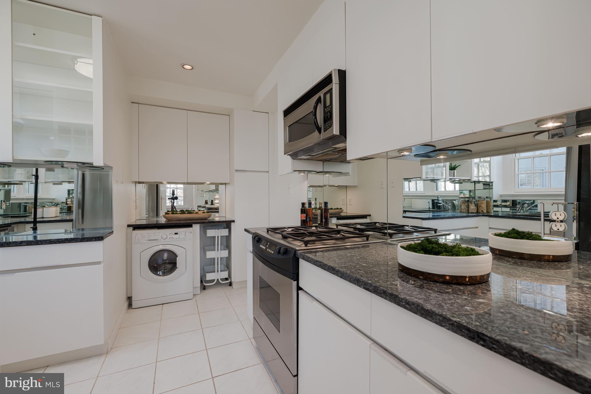 2737 Devonshire Place Northwest, Unit 307 Washington, DC 20008 - Photo 10 of 25 Kitchen