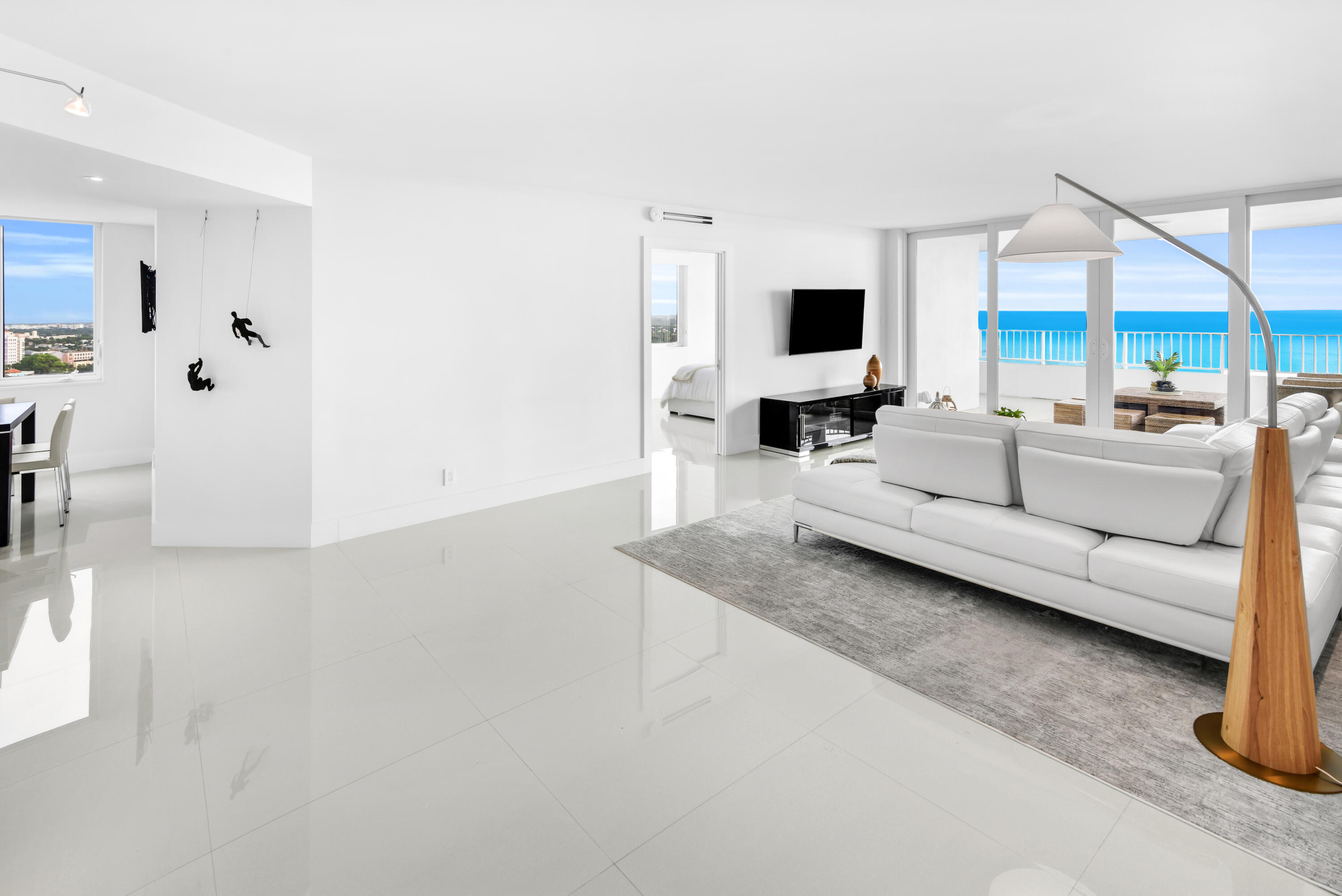 500 South Ocean Boulevard, Unit 2007 Boca Raton, FL 33432 - Photo 2 of 42 Wrap-around 20th floor residence