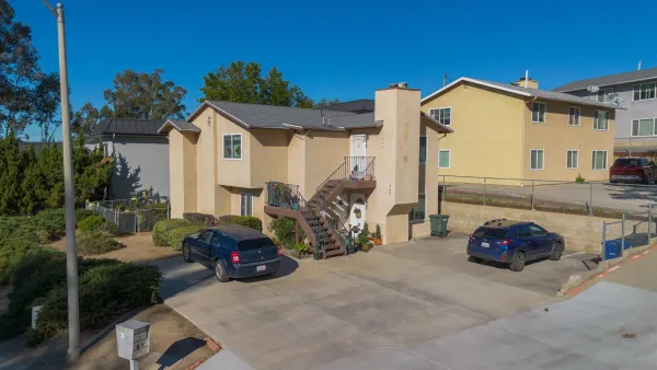 $929,000 | 1960 Arnold Way, Alpine, CA 91901