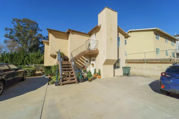 $929,000 | 1960 Arnold Way, Alpine, CA 91901