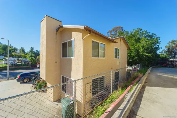 $929,000 | 1960 Arnold Way, Alpine, CA 91901