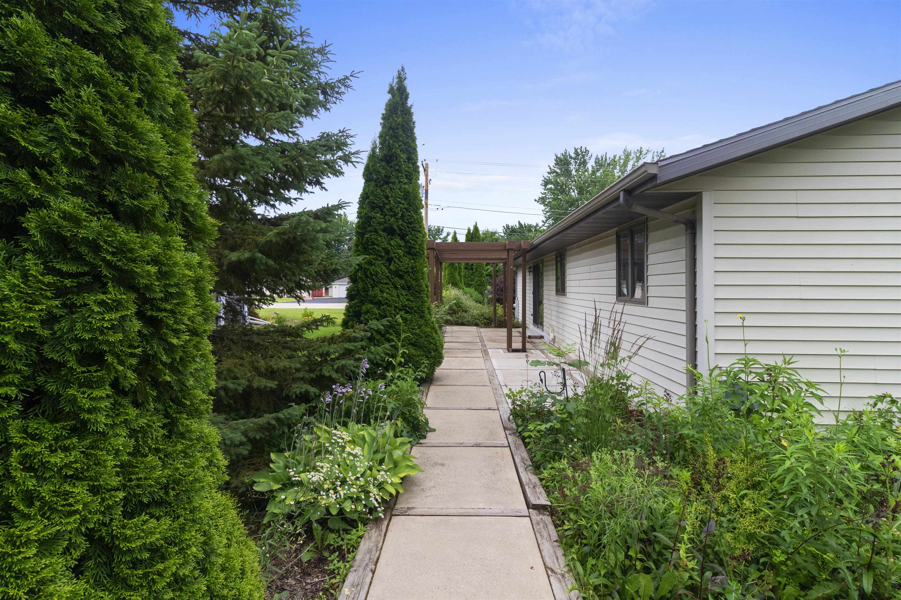 24 North Greves Court Appleton, WI 54914 - Photo 6 of 42