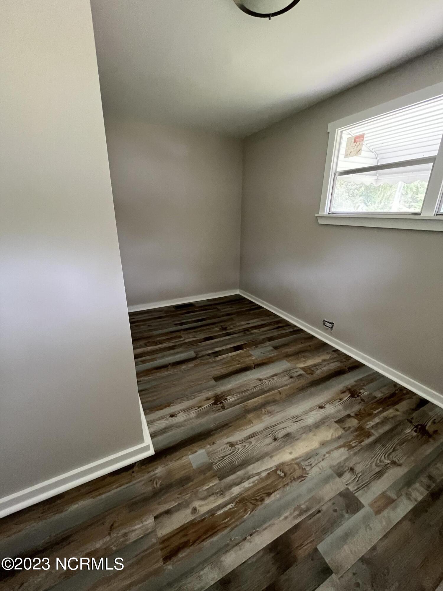 304 Queens Road Hubert, NC 28539 - Photo 15 of 18 Bonus room
