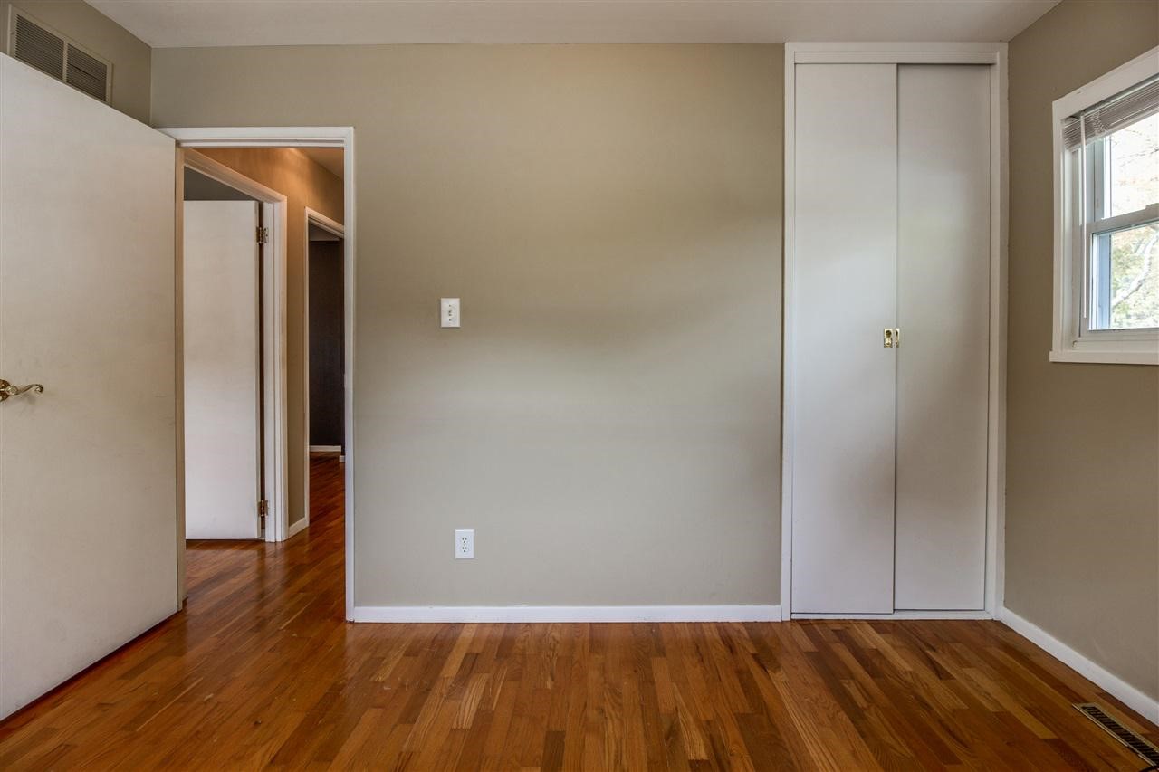 6429 Springdale Boulevard Grand Blanc, MI 48439 - Photo 15 of 26 21533020-14.JPG