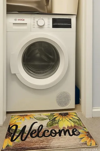 a close up view of a washer and dryer