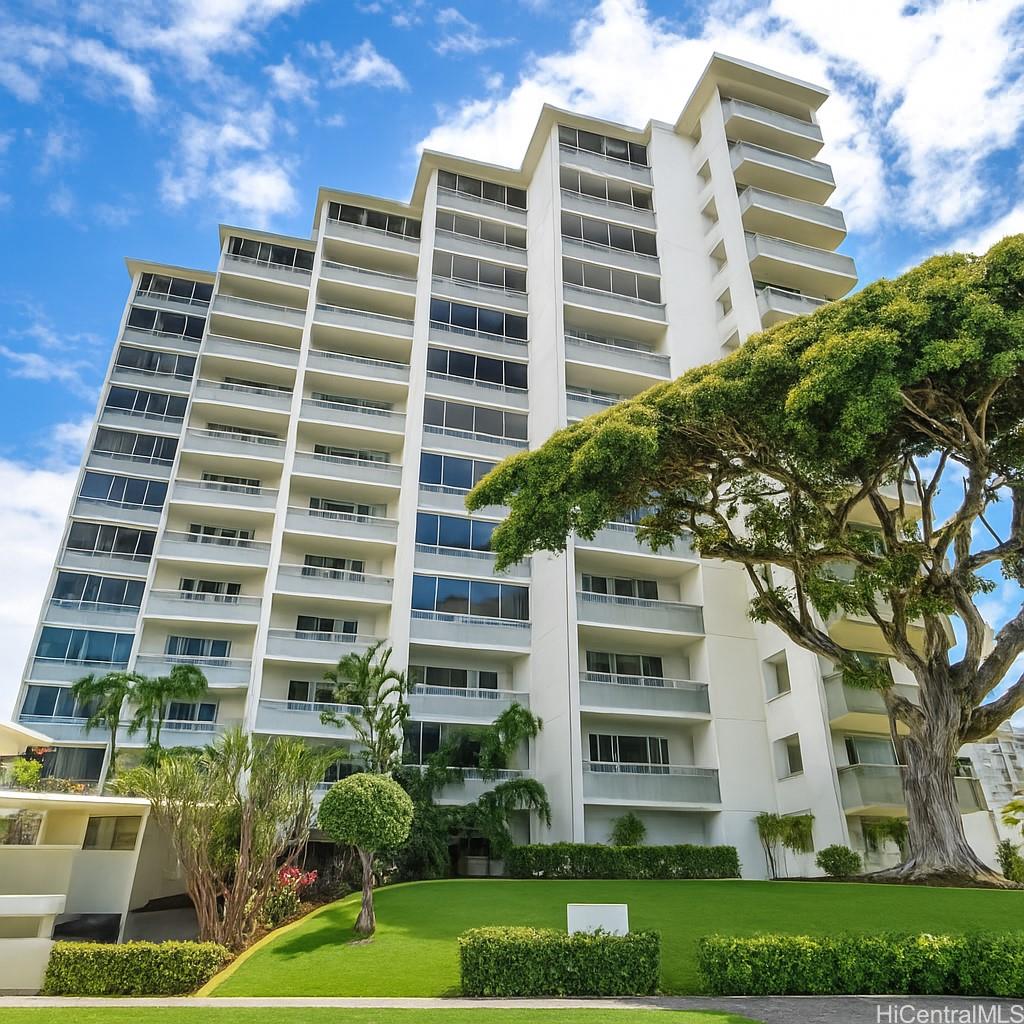 1400 Pensacola Street, Unit 903 Honolulu, HI 96822 - Photo 2 of 14 a front view of a building