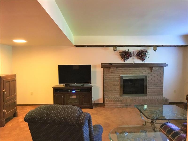 306 Teakwood Road Butler, PA 16001 - Photo 14 of 19 Gallery Image 14