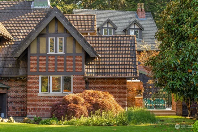 $2,480,000 | 4 Thornewood Lane Southwest, Lakewood, WA 98498