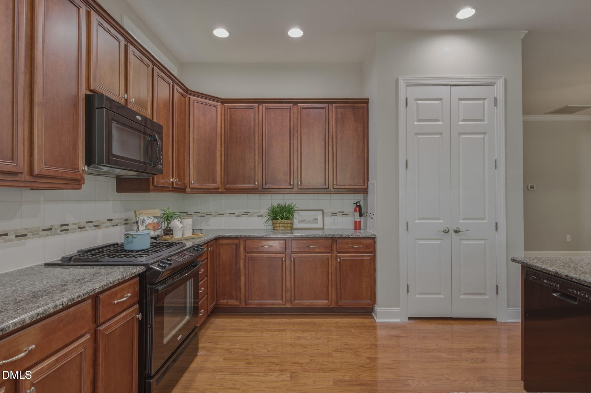 9805 Carlyle Hills Way Raleigh, NC 27560 - Photo 13 of 30 21-web-or-mls-9805 Carlyle Hills-2620