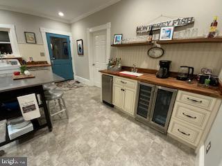 1109 Locust Street Cambridge, MD 21613 - Photo 21 of 55 Drink station with Wine cooler, Ice Machine