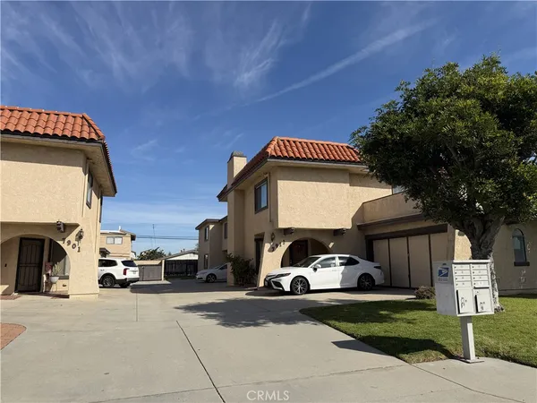 $2,450 | 7911 Glencoe Drive, Unit 4, Huntington Beach, CA 92647