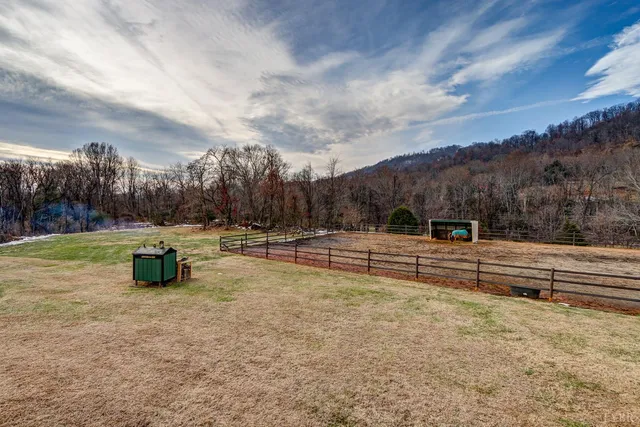 $440,000 | 150 Terrapin Station Lane, Monroe, VA 24574
