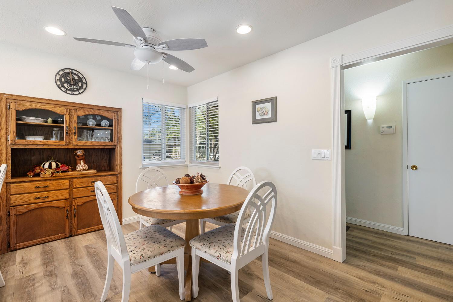 2877 Caesar Avenue Clovis, CA 93612 - Photo 11 of 32 a view of a dining room with furniture