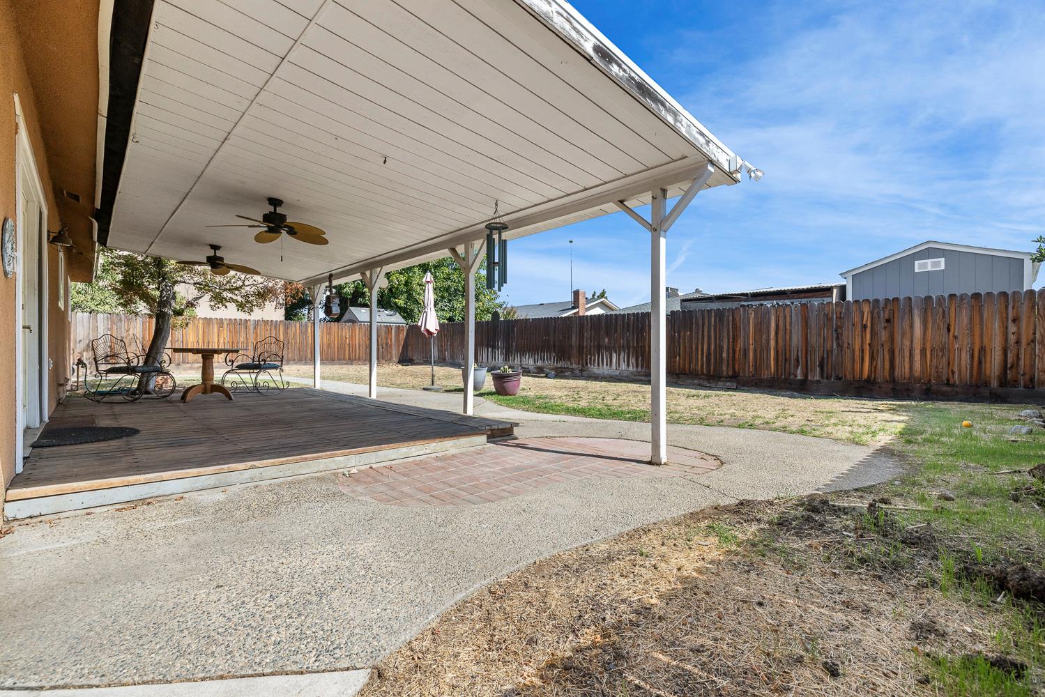 2877 Caesar Avenue Clovis, CA 93612 - Photo 27 of 32 a view of a backyard