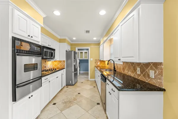 $455,000 | 7722 Richmond Avenue, Houston, TX 77063