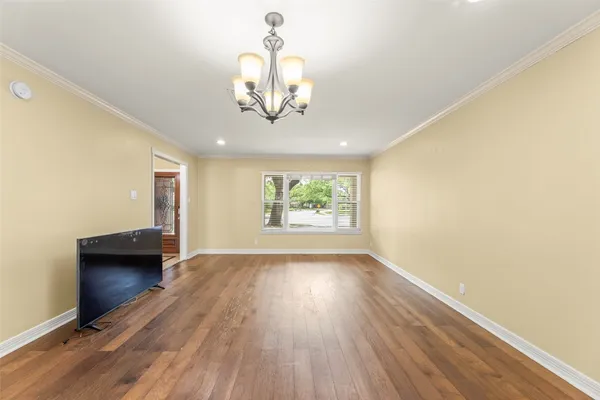 $455,000 | 7722 Richmond Avenue, Houston, TX 77063