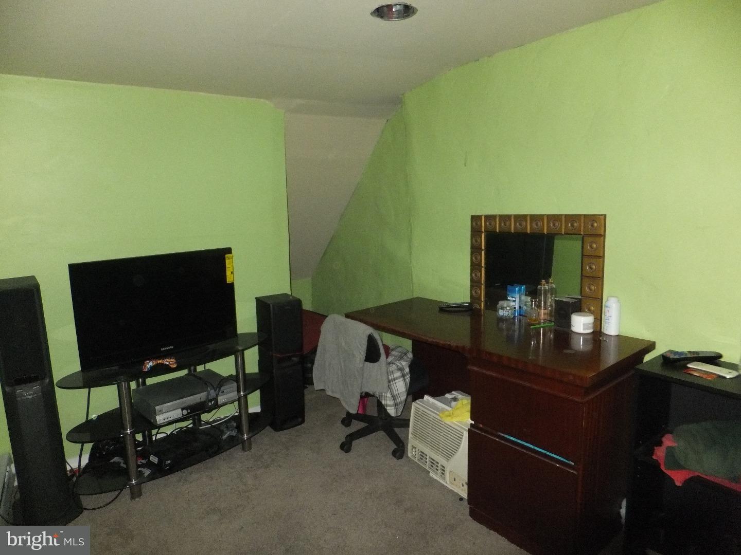7267 Guilford Road Upper Darby, PA 19082 - Photo 14 of 20