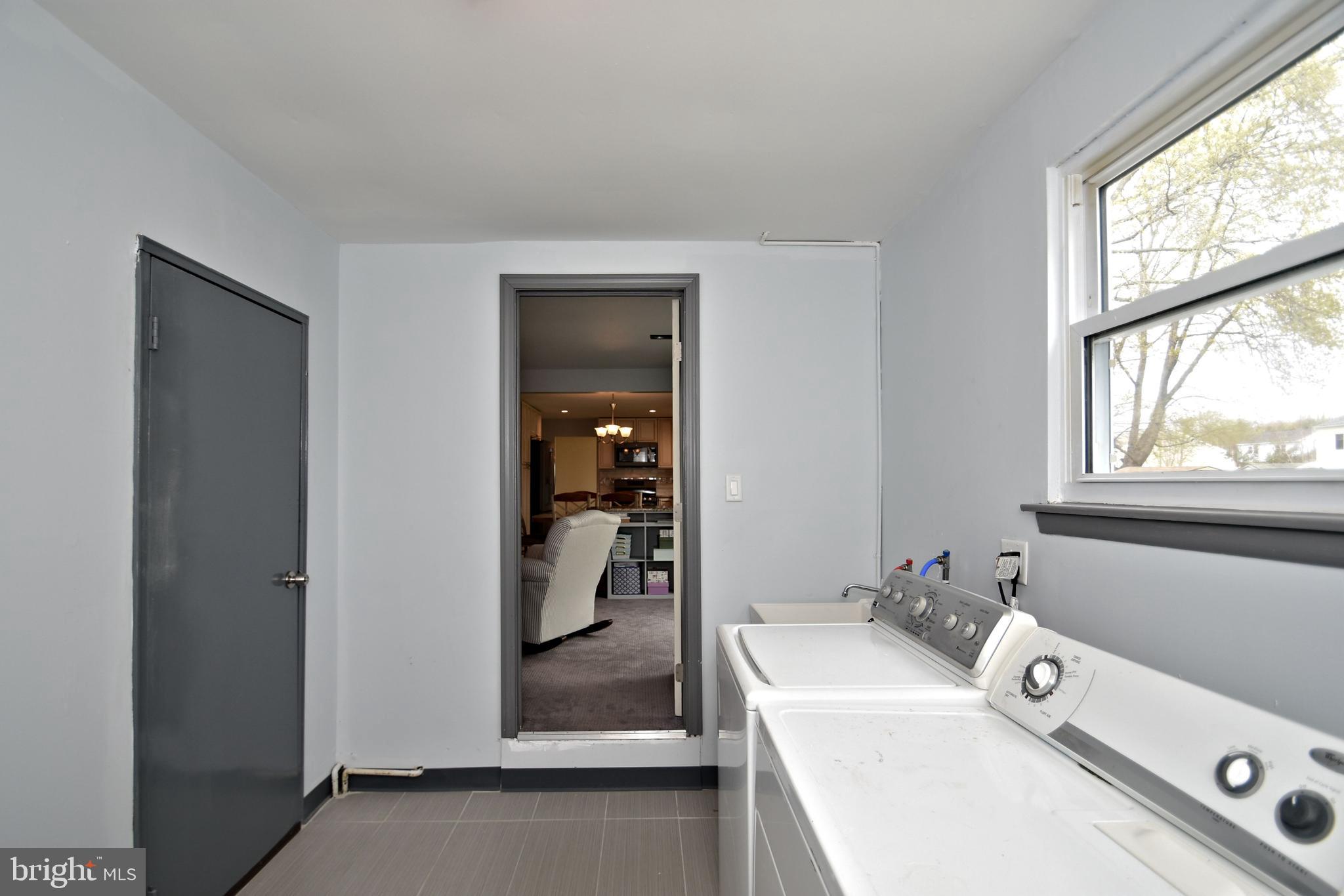 1551 Deer Run Road Warminster, PA 18974 - Photo 35 of 57 laundry room