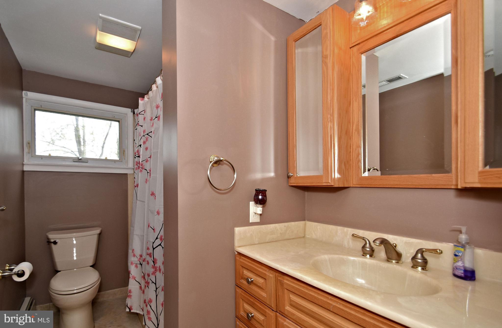 1551 Deer Run Road Warminster, PA 18974 - Photo 39 of 57 Hall bath