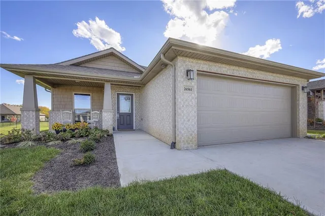 $400,000 | 26561 West 84th Street, Lenexa, KS 66227