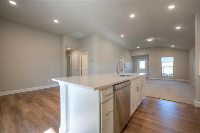 $405,000 | 26561 West 84th Street, Lenexa, KS 66227