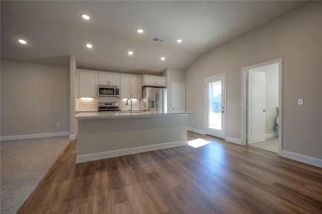 $405,000 | 26561 West 84th Street, Lenexa, KS 66227