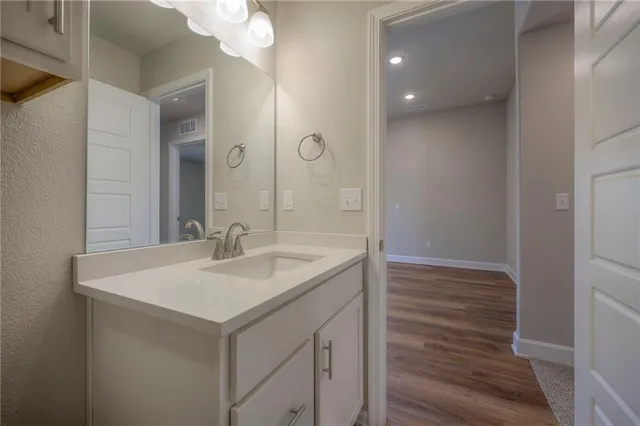 $405,000 | 26561 West 84th Street, Lenexa, KS 66227