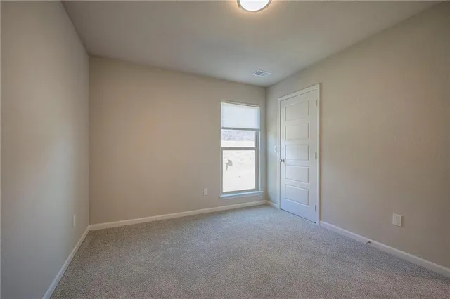 $405,000 | 26561 West 84th Street, Lenexa, KS 66227