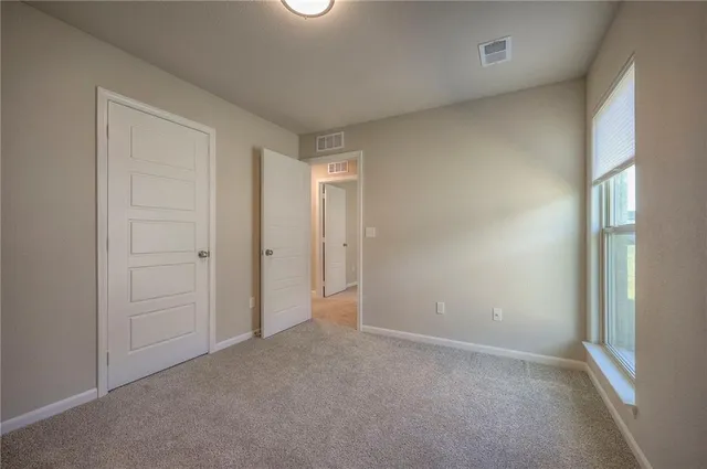 $405,000 | 26561 West 84th Street, Lenexa, KS 66227