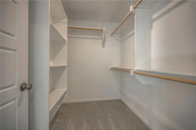 $405,000 | 26561 West 84th Street, Lenexa, KS 66227