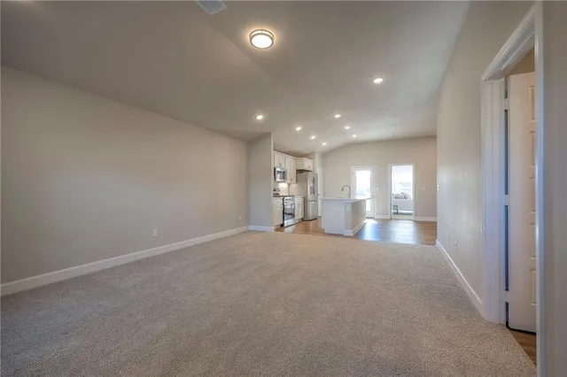 $405,000 | 26561 West 84th Street, Lenexa, KS 66227